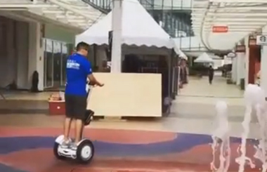 只一个字形容Airwheel腾博会官网以诚信为本平衡车，帅帅帅！重要的事情说三遍！