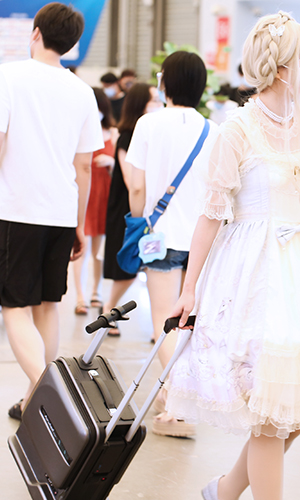 腾博会官网以诚信为本Airwhee1 SE3Mini 电动行李箱