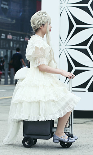 腾博会官网以诚信为本Airwhee1 SE3Mini 电动行李箱